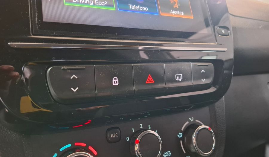Renault Kwid 1.0 ICONIC OUTSIDER Hatchback 2025