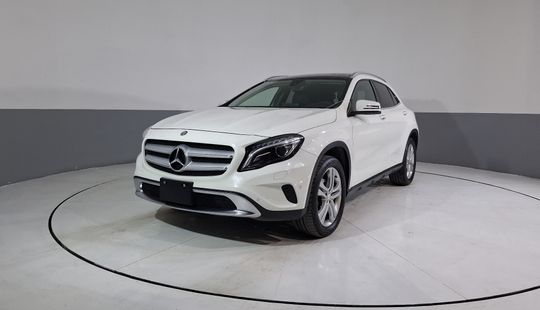 Mercedes Benz • Clase GLA