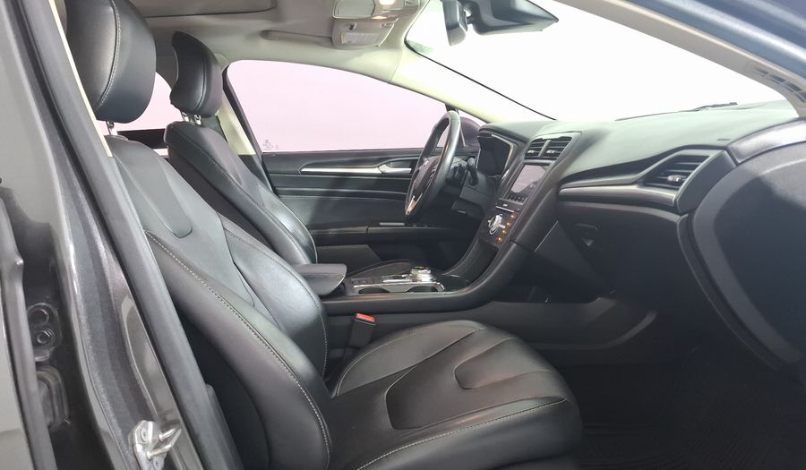 Ford Fusion 2.0 GTDI TITANIUM PLUS AT Sedan 2017