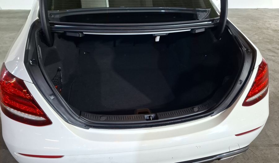 Mercedes Benz Clase E 2.0 200 EXCLUSIVE AUTO Sedan 2020