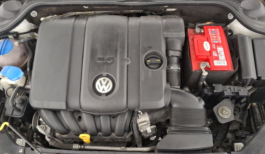 Volkswagen Jetta 2.5 TRENDLINE TIP. Sedan 2017