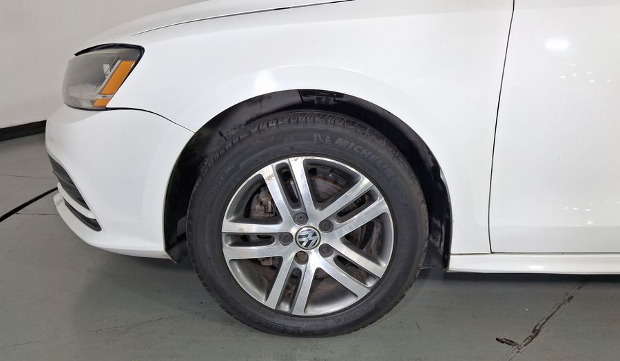 Volkswagen Jetta 2.5 TRENDLINE TIP. Sedan 2017