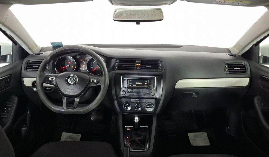 Volkswagen Jetta 2.5 TRENDLINE TIP. Sedan 2017