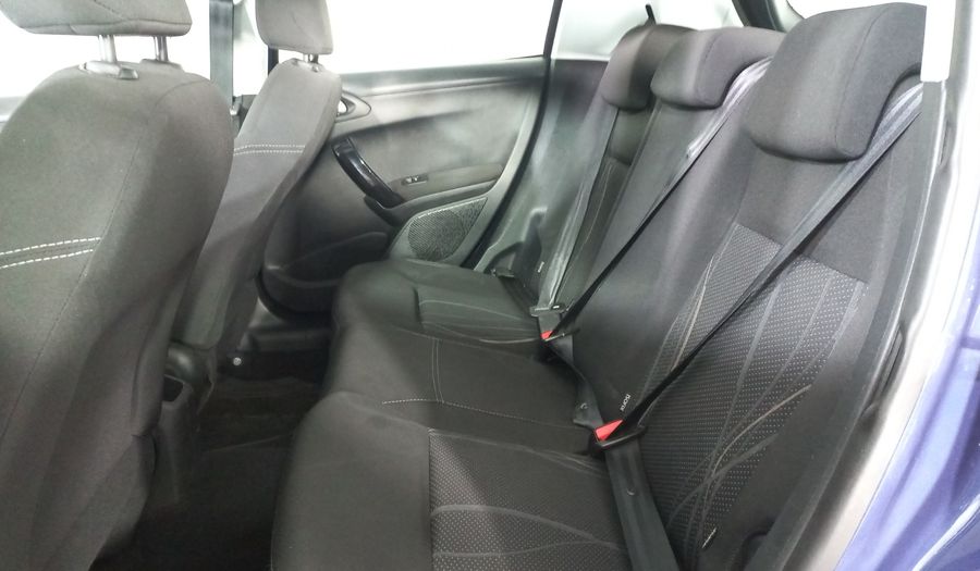 Peugeot 208 1.6 ALLURE MT Hatchback 2015