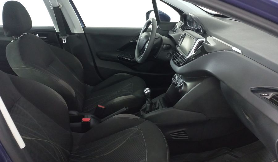 Peugeot 208 1.6 ALLURE MT Hatchback 2015