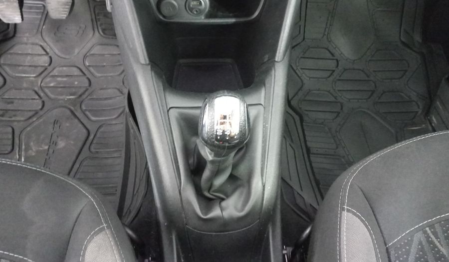 Peugeot 208 1.6 ALLURE MT Hatchback 2015