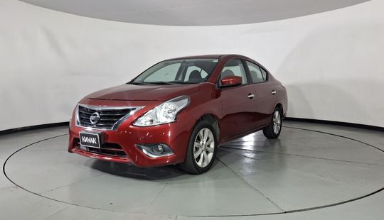 Nissan • Versa