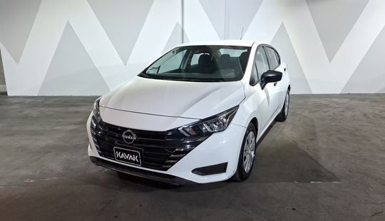 Nissan • Versa