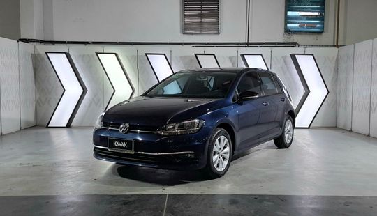 Volkswagen • Golf