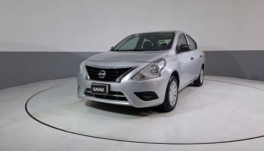 Nissan • Versa