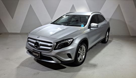 Mercedes Benz • Clase GLA