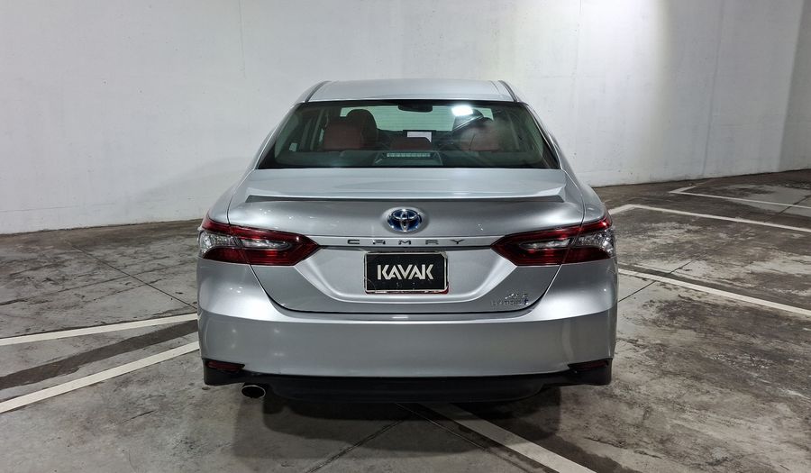 Toyota Camry 2.5 HEV XLE AUTO Sedan 2021