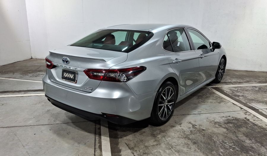 Toyota Camry 2.5 HEV XLE AUTO Sedan 2021