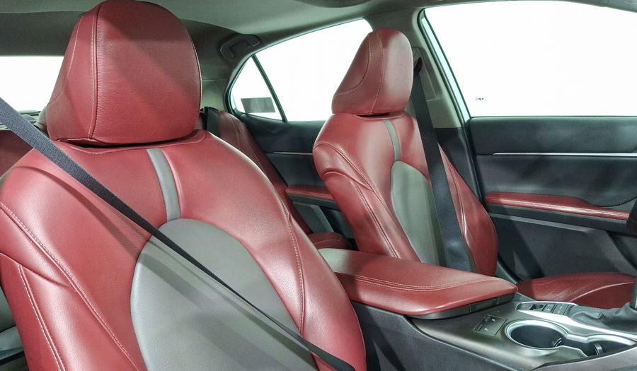 Toyota Camry 2.5 HEV XLE AUTO Sedan 2021