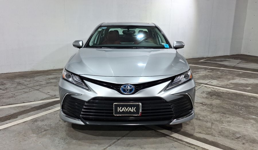 Toyota Camry 2.5 HEV XLE AUTO Sedan 2021