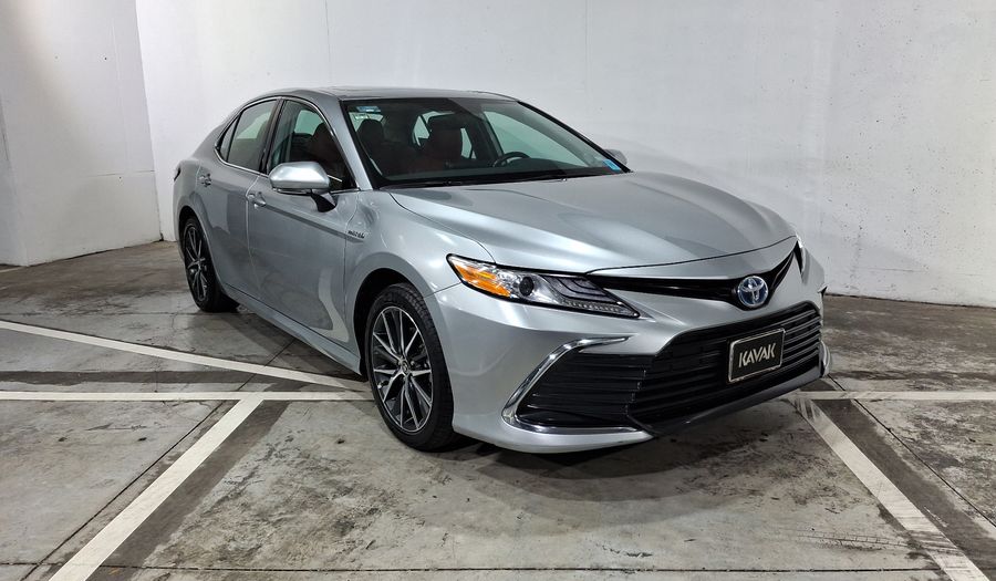 Toyota Camry 2.5 HEV XLE AUTO Sedan 2021