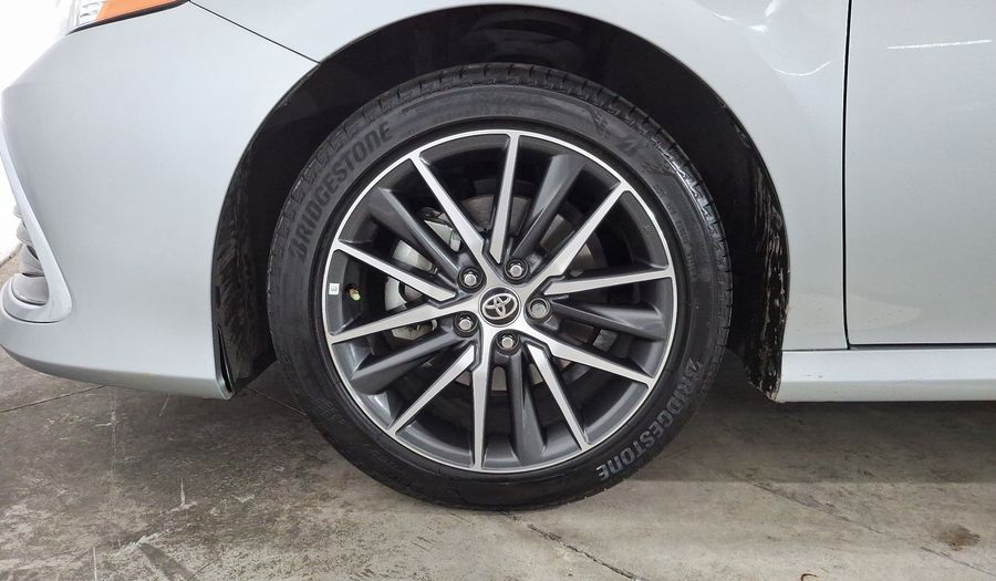Toyota Camry 2.5 HEV XLE AUTO Sedan 2021