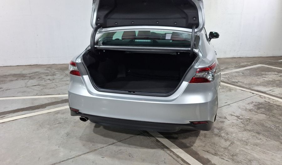 Toyota Camry 2.5 HEV XLE AUTO Sedan 2021