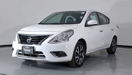 Nissan • Versa