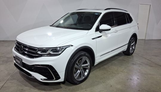Volkswagen • Tiguan