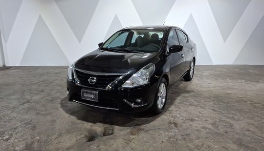 Nissan • Versa