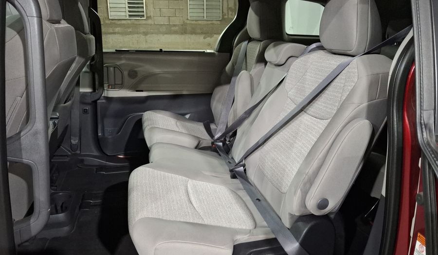 Toyota Sienna 2.5 HEV LE AUTO Minivan 2022