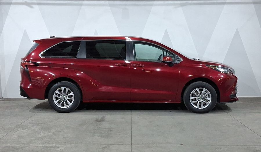 Toyota Sienna 2.5 HEV LE AUTO Minivan 2022