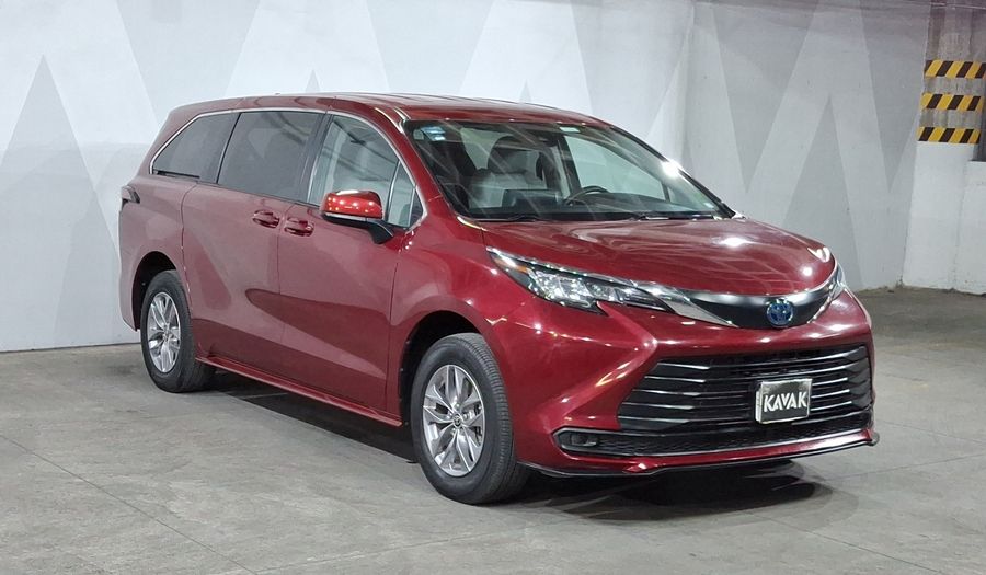 Toyota Sienna 2.5 HEV LE AUTO Minivan 2022