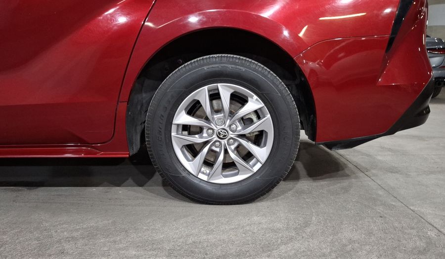 Toyota Sienna 2.5 HEV LE AUTO Minivan 2022
