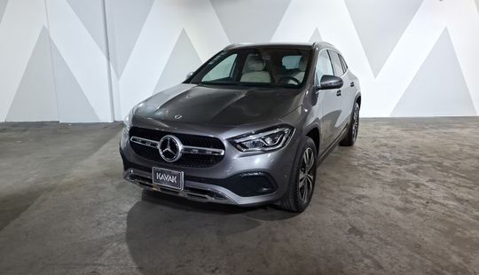 Mercedes Benz • Clase GLA