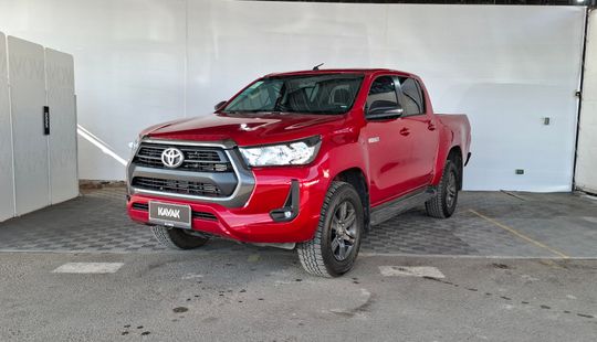 Toyota • Hilux