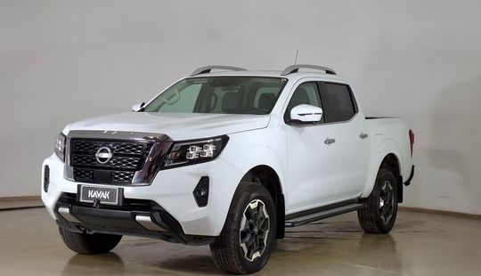 Nissan • Navara