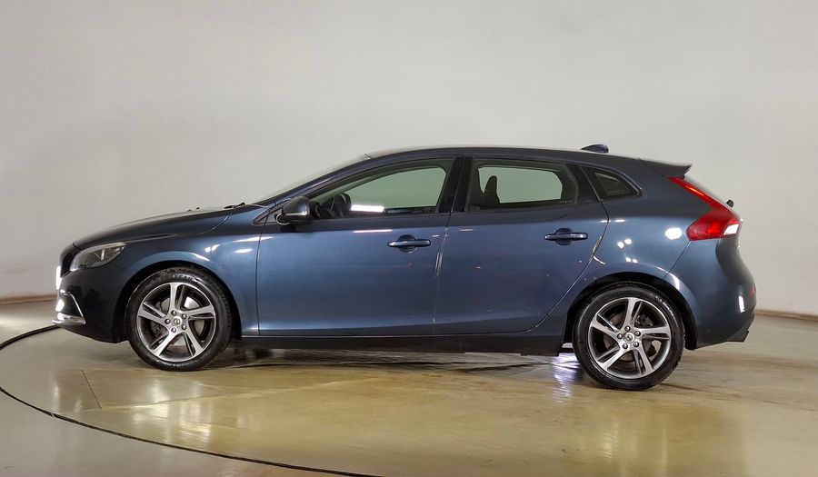 Volvo V40 2.0 T3 COMFORT Hatchback 2017