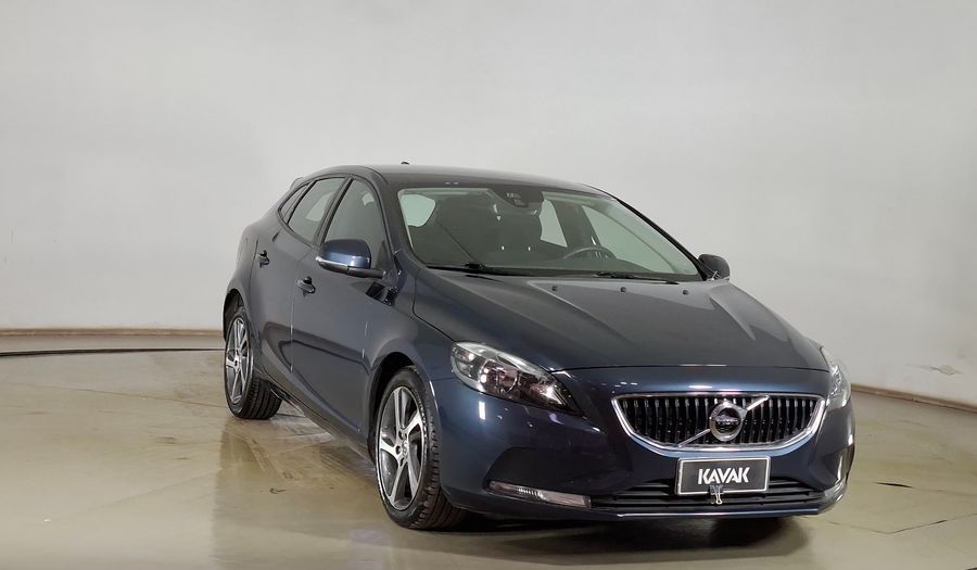 Volvo V40 2.0 T3 COMFORT Hatchback 2017
