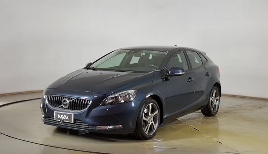 Volvo • V40
