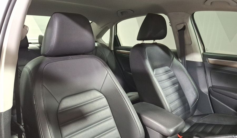 Volkswagen Passat 2.5 HIGHLINE AUTO Sedan 2018