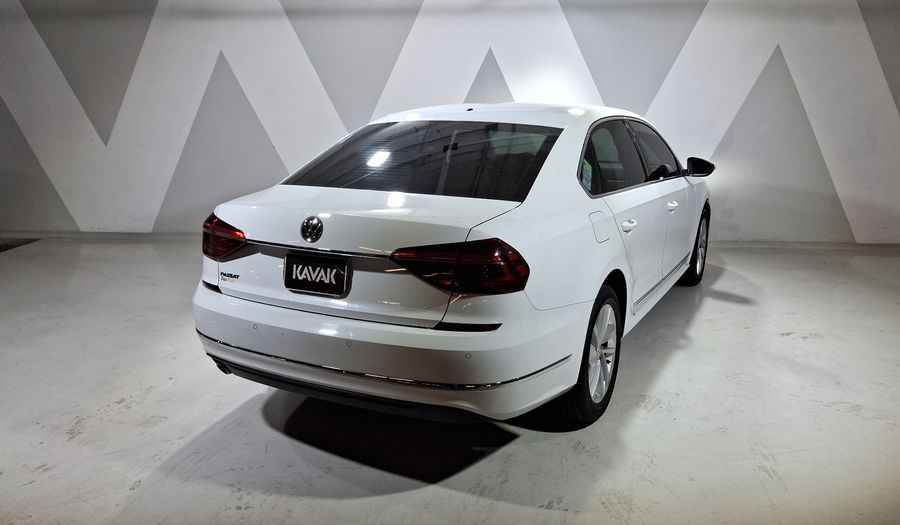Volkswagen Passat 2.5 HIGHLINE AUTO Sedan 2018