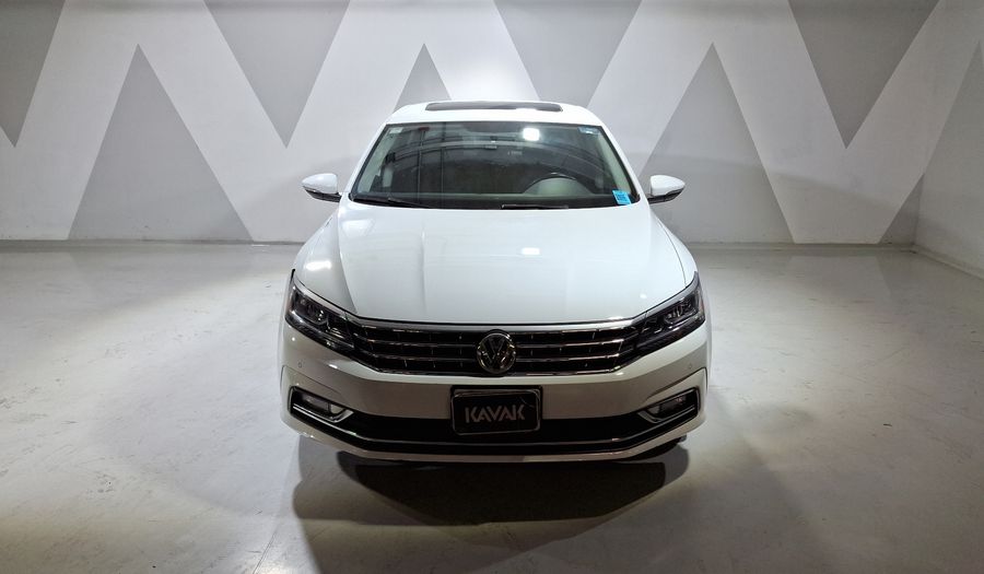 Volkswagen Passat 2.5 HIGHLINE AUTO Sedan 2018