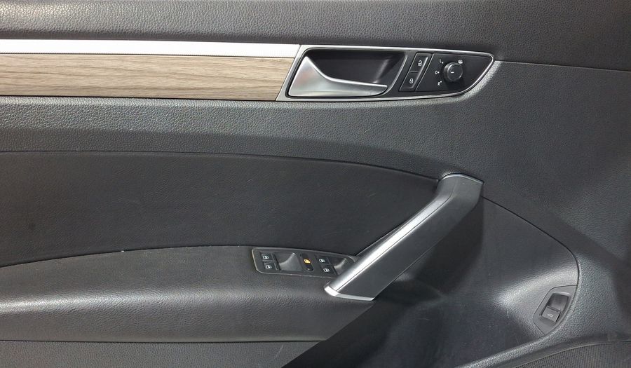 Volkswagen Passat 2.5 HIGHLINE AUTO Sedan 2018
