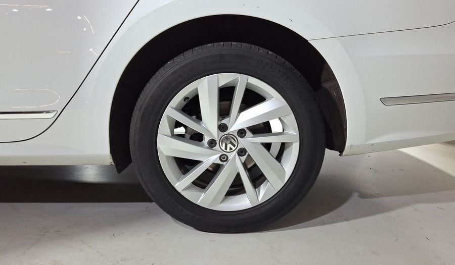 Volkswagen Passat 2.5 HIGHLINE AUTO Sedan 2018
