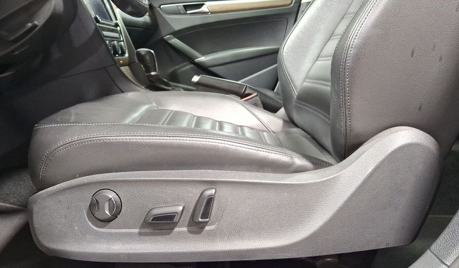 Volkswagen Passat 2.5 HIGHLINE AUTO Sedan 2018