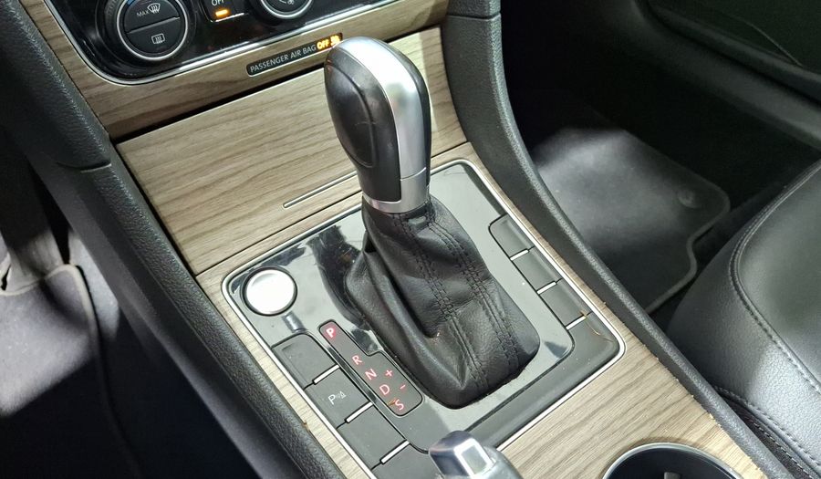Volkswagen Passat 2.5 HIGHLINE AUTO Sedan 2018