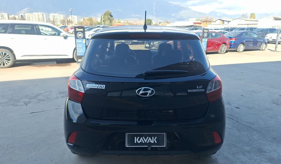 Hyundai Grand I10 1.2 PLUS Hatchback 2022