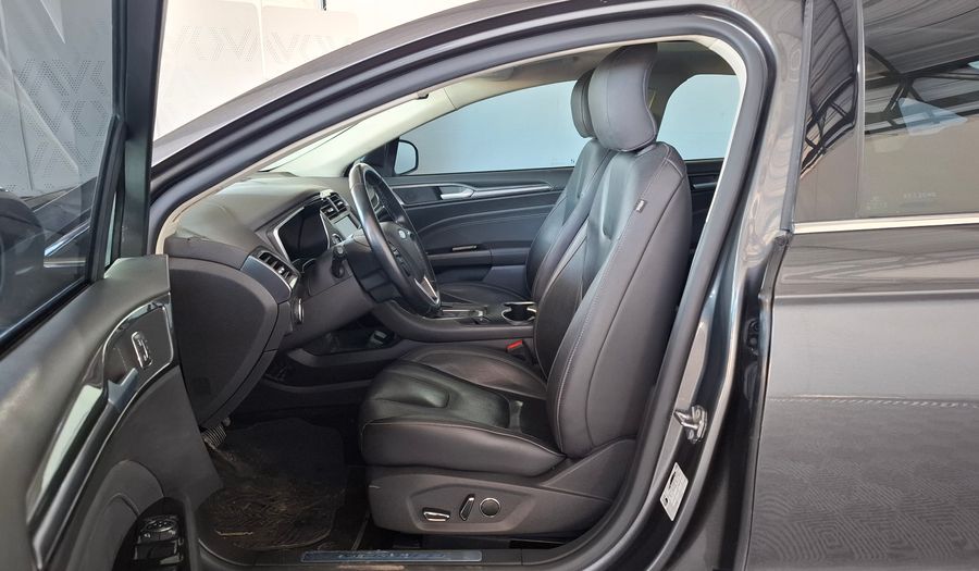 Ford Mondeo 2.0 TITANIUM HYBRID AUTO Sedan 2021