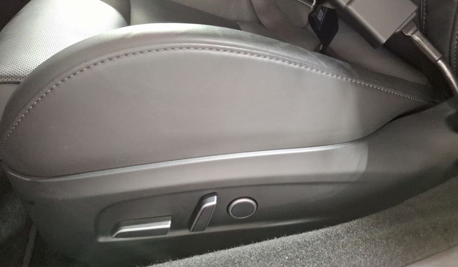 Tesla Model 3 BEV PERFORMANCE AUTO 4WD Sedan 2025