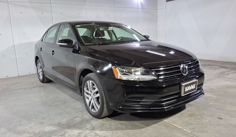 Volkswagen Jetta 2.5 TRENDLINE TIP. Sedan 2017