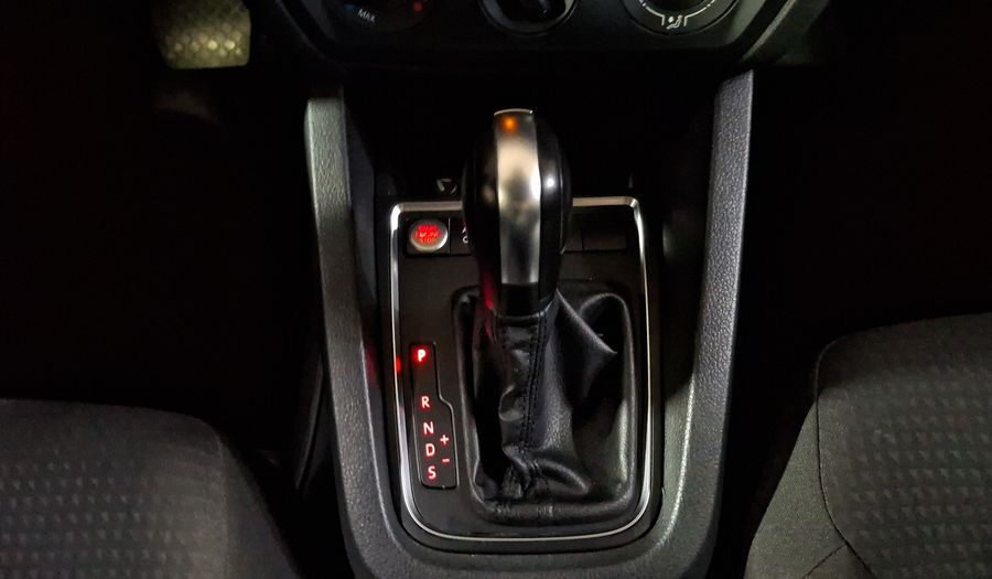 Volkswagen Jetta 2.5 TRENDLINE TIP. Sedan 2017