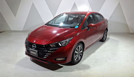 Nissan • Versa