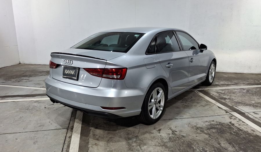 Audi A3 1.4 TFSI DYNAMIC Sedan 2017