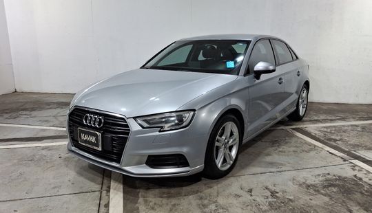 2017 • 85,226 km • Automático